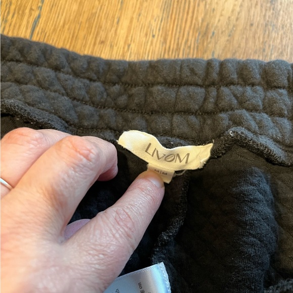 LIVØM Quilted Grey Lounge Shorts – Size M🩶 - Picture 2 of 8